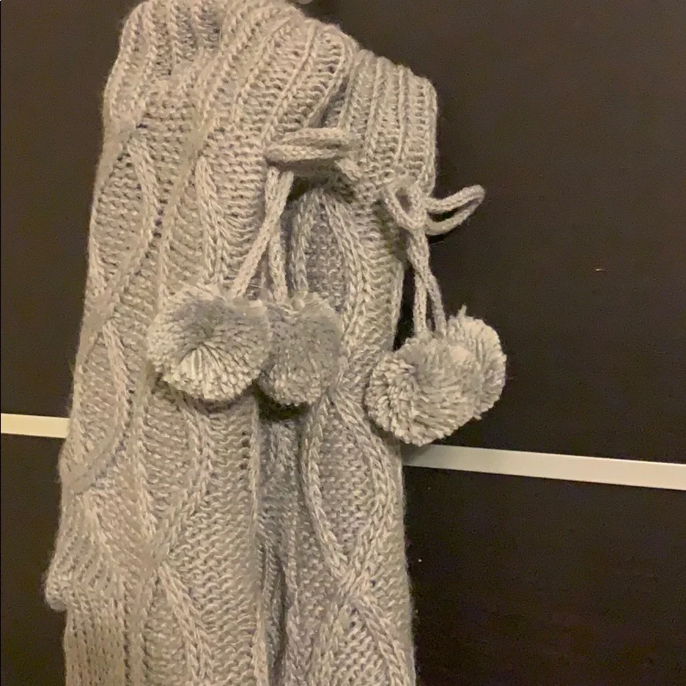 Muk Luks Gray Pom Pom Cabin Socks